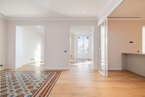 Lägenhet till salu i Barcelona, Spanien 3 sovrum, 188 kvm. Nr. 160775 - foto 24