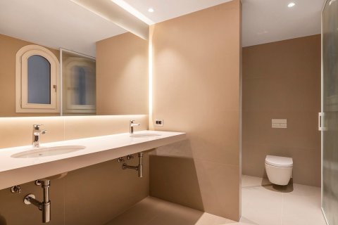 Lägenhet till salu i Barcelona, Spanien 3 sovrum, 188 kvm. Nr. 160775 - foto 13