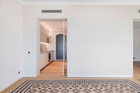 Lägenhet till salu i Barcelona, Spanien 3 sovrum, 188 kvm. Nr. 160775 - foto 7