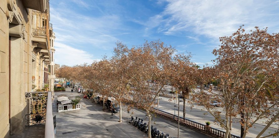 Lägenhet i Barcelona, Spanien 3 sovrum, 188 kvm. Nr. 160775