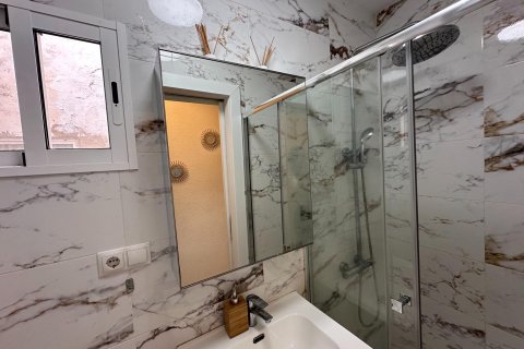 Huoneisto myytävänä Alicante, Espanja, 2 makuuhuonetta, 52 m2 No. 182979 - kuva 13