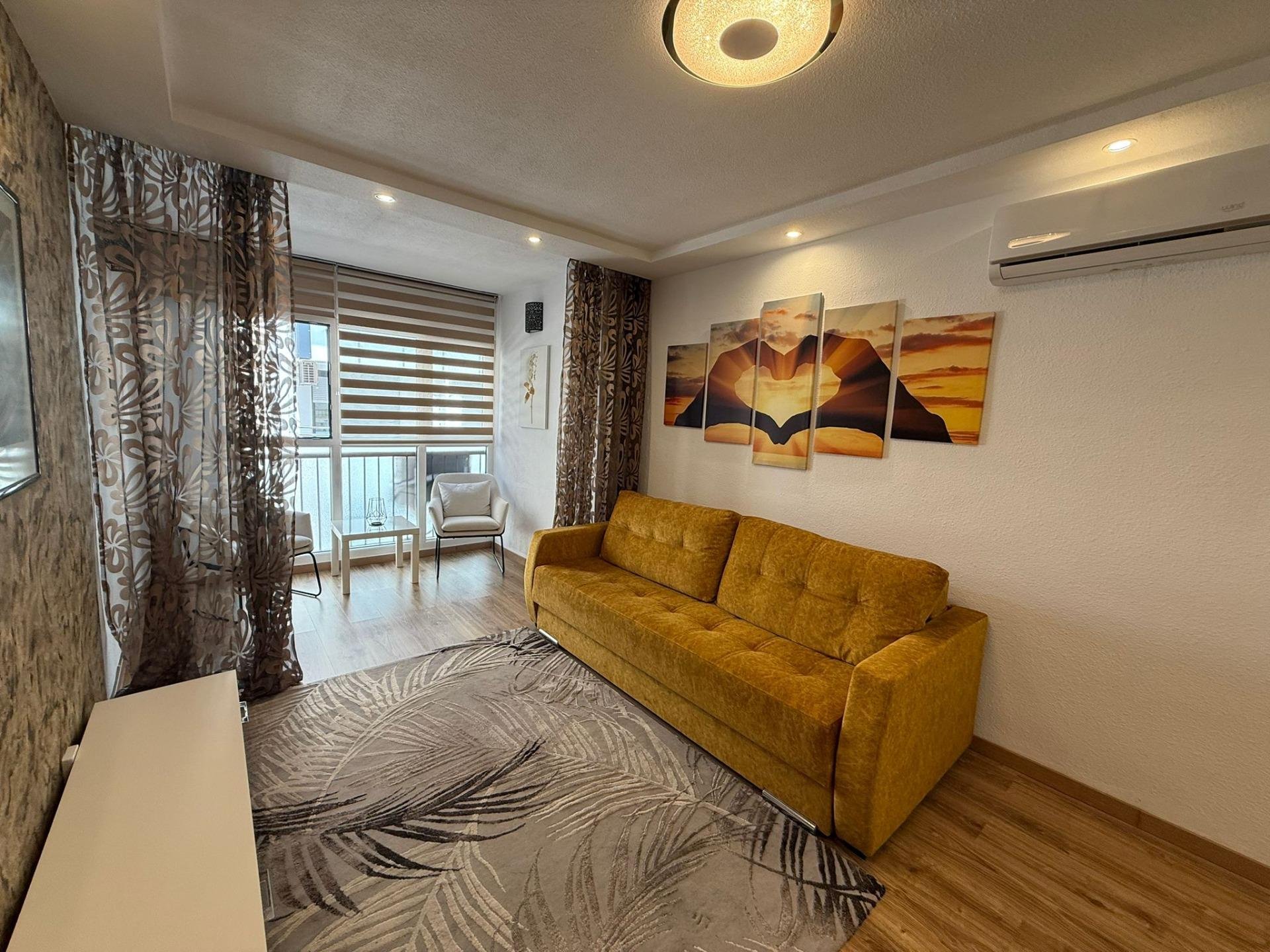 Appartamento a Torrevieja, Alicante, Spagna 2 camere da letto, 57 mq. N° 182975