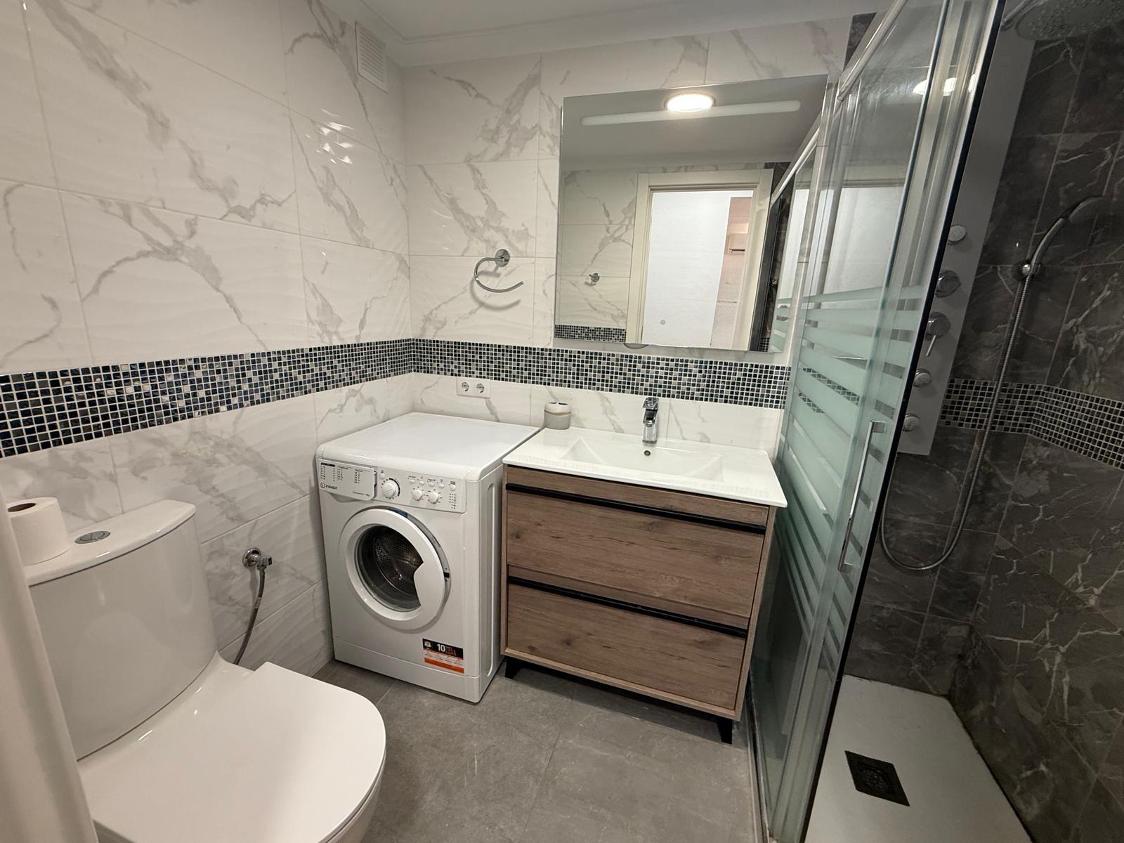 Appartamento a Torrevieja, Alicante, Spagna 2 camere da letto, 57 mq. N° 182975