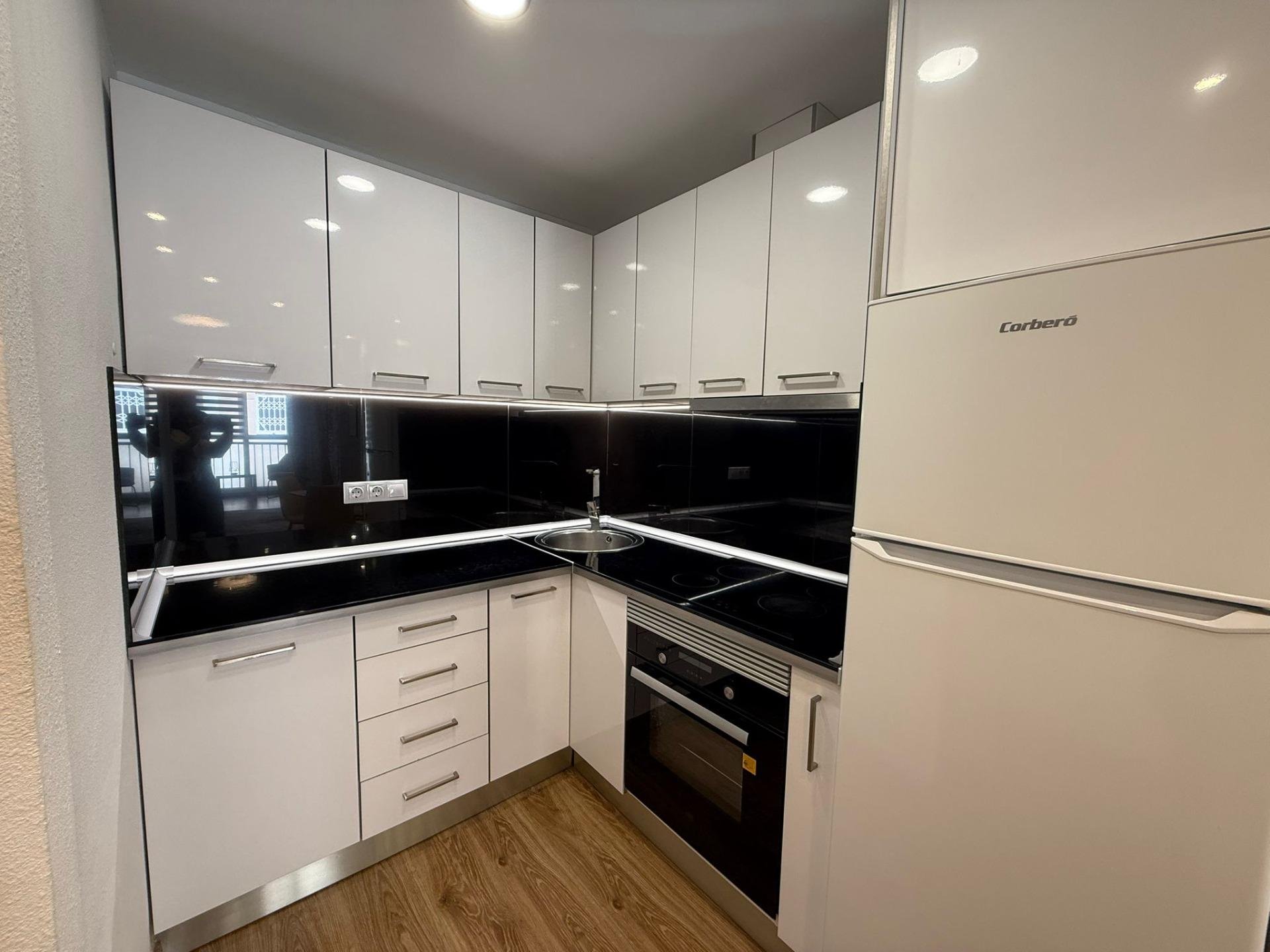 Appartamento a Torrevieja, Alicante, Spagna 2 camere da letto, 57 mq. N° 182975