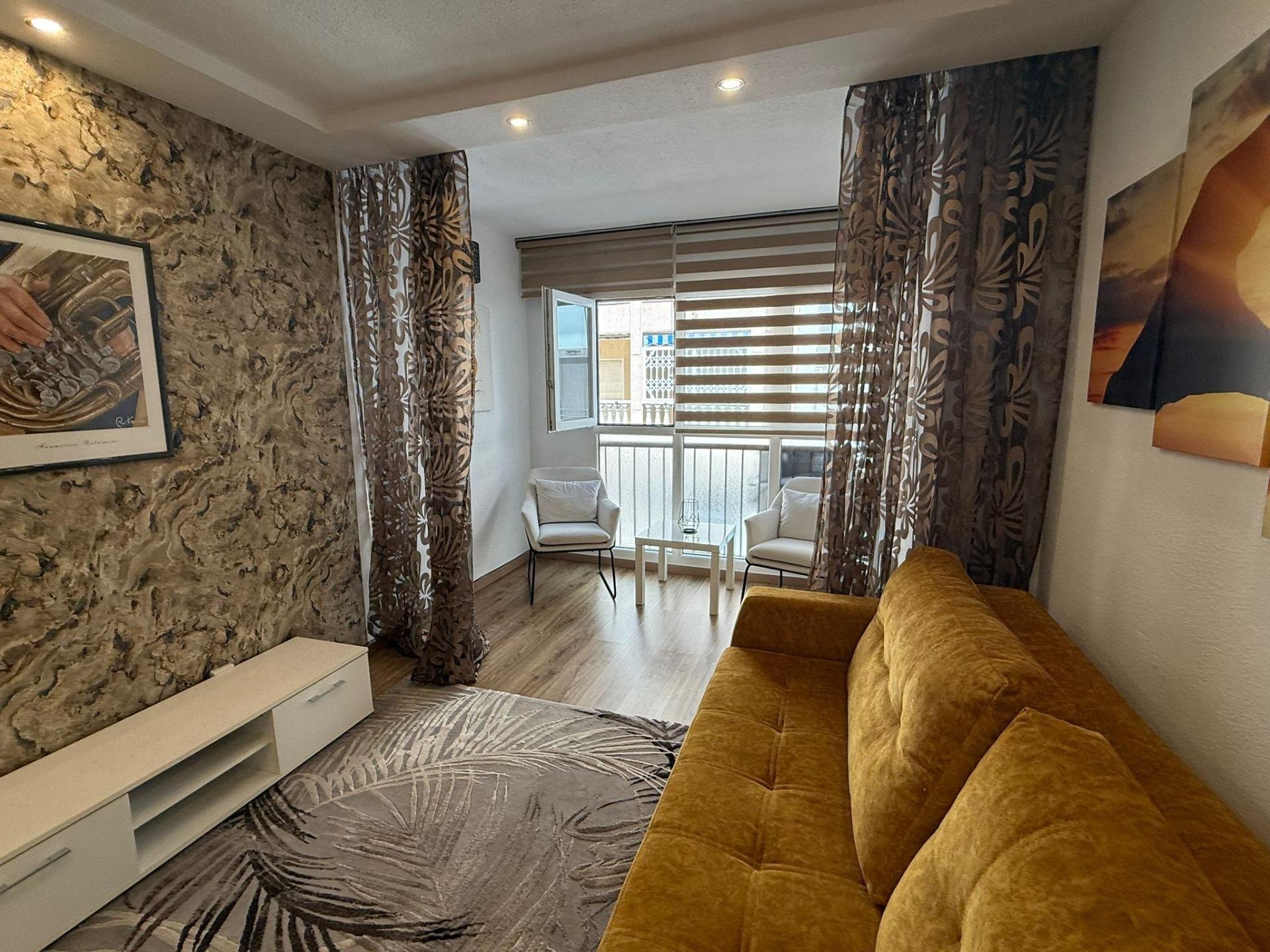 Appartamento a Torrevieja, Alicante, Spagna 2 camere da letto, 57 mq. N° 182975