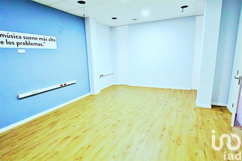 Gewerbeimmobilien zum Verkauf in Ibi, Alicante, Spanien 3 Schlafzimmer, 125 m2 Nr. 185943 - Foto 7