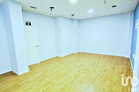 Gewerbeimmobilien zum Verkauf in Ibi, Alicante, Spanien 3 Schlafzimmer, 125 m2 Nr. 185943 - Foto 10