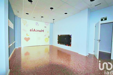 Gewerbeimmobilien zum Verkauf in Ibi, Alicante, Spanien 3 Schlafzimmer, 125 m2 Nr. 185943 - Foto 5