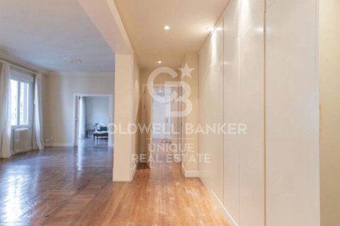 Apartment à vendre à Madrid, Espagne, 3 chambres, 220 m2 No. 179048 - photo 4