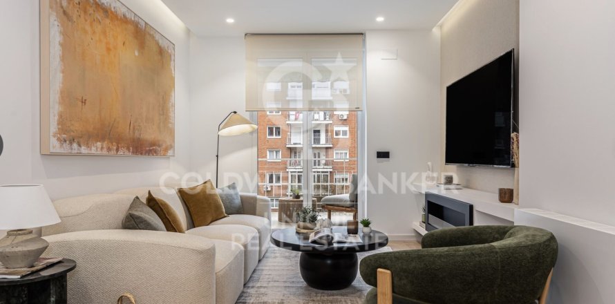 Apartment à Madrid, Espagne 3 chambres, 103 m2 No. 179049