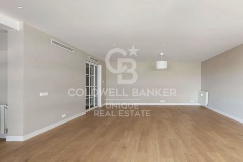 Apartament w Madrid, Hiszpania 4 sypialnie, 253 mkw. nr 179051 – zdjęcie 18