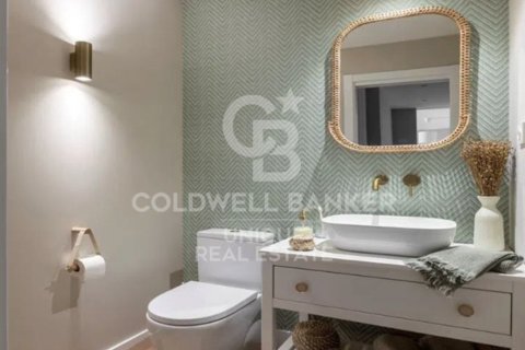 Apartament w Madrid, Hiszpania 4 sypialnie, 253 mkw. nr 179051 – zdjęcie 14