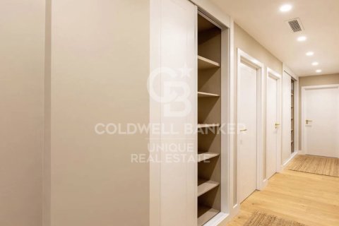 Apartament w Madrid, Hiszpania 4 sypialnie, 253 mkw. nr 179051 – zdjęcie 22
