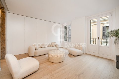 Apartamento en venta en Madrid, España 4 dormitorios, 162 m2 No. 156686 - foto 3