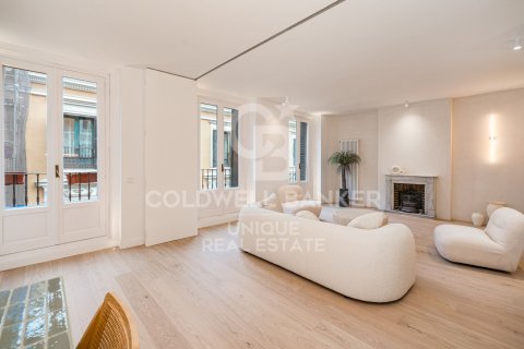 Apartamento en venta en Madrid, España 4 dormitorios, 162 m2 No. 156686 - foto 4