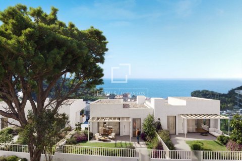 Villa for sale in Caldes d'Estrac, Barcelona, Spain 4 bedrooms, 275 sq.m. No. 150374 - photo 2