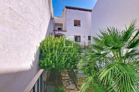 Villa for sale in Vilanova i la Geltru, Barcelona, Spain 8 bedrooms, 456 sq.m. No. 150371 - photo 17