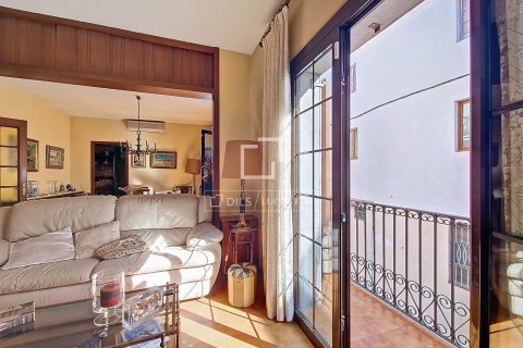 Villa for sale in Vilanova i la Geltru, Barcelona, Spain 8 bedrooms, 456 sq.m. No. 150371 - photo 30
