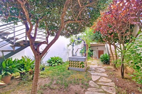 Villa for sale in Vilanova i la Geltru, Barcelona, Spain 8 bedrooms, 456 sq.m. No. 150371 - photo 15