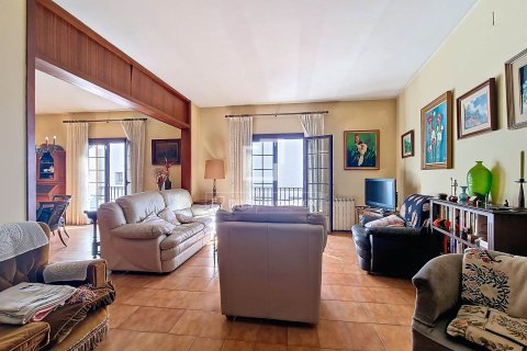 Villa for sale in Vilanova i la Geltru, Barcelona, Spain 8 bedrooms, 456 sq.m. No. 150371 - photo 27