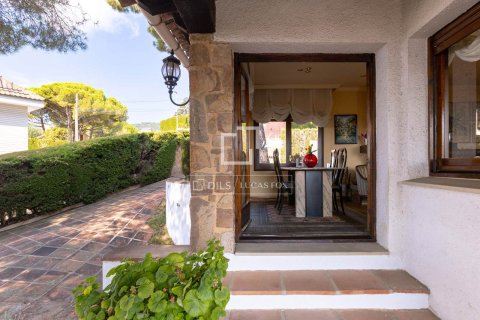 Villa for sale in Vilassar de Dalt, Barcelona, Spain 4 bedrooms, 252 sq.m. No. 150375 - photo 4