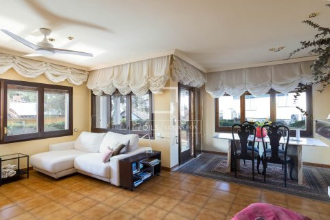 Villa for sale in Vilassar de Dalt, Barcelona, Spain 4 bedrooms, 252 sq.m. No. 150375 - photo 14