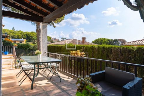 Villa for sale in Vilassar de Dalt, Barcelona, Spain 4 bedrooms, 252 sq.m. No. 150375 - photo 29