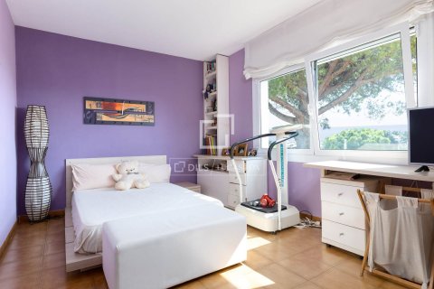 Villa for sale in Vilassar de Dalt, Barcelona, Spain 4 bedrooms, 252 sq.m. No. 150375 - photo 26