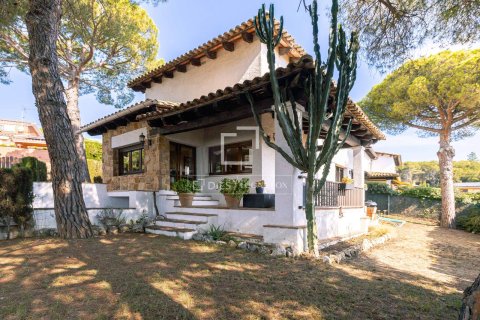 Villa in Vilassar de Dalt, Barcelona, Spain 4 bedrooms, 252 sq.m. No. 150375