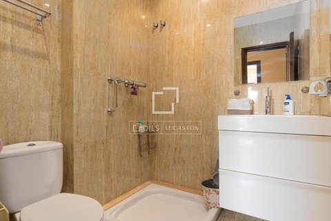 Villa for sale in Vilassar de Dalt, Barcelona, Spain 4 bedrooms, 252 sq.m. No. 150375 - photo 18
