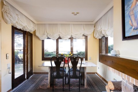 Villa for sale in Vilassar de Dalt, Barcelona, Spain 4 bedrooms, 252 sq.m. No. 150375 - photo 8