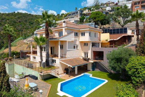 Villa in Tiana, Barcelona, Spain 9 bedrooms, 767 sq.m. No. 150376