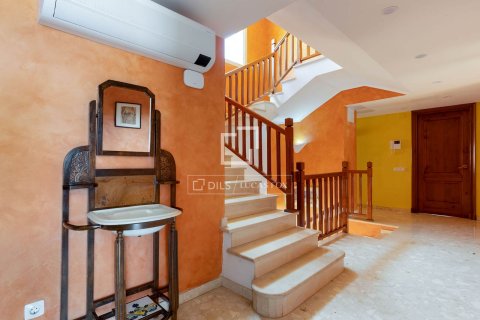 Villa for sale in Tiana, Barcelona, Spain 9 bedrooms, 767 sq.m. No. 150376 - photo 21