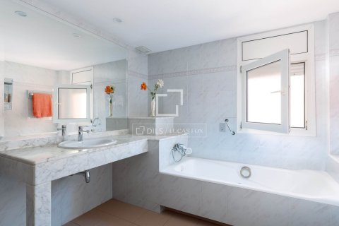 Villa for sale in Tiana, Barcelona, Spain 9 bedrooms, 767 sq.m. No. 150376 - photo 17