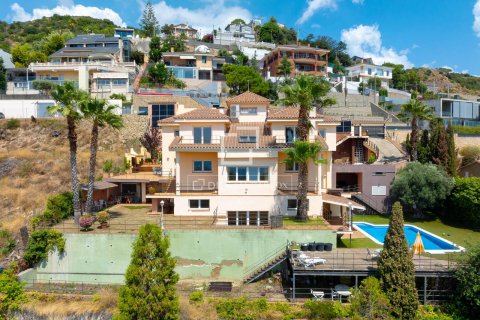 Villa for sale in Tiana, Barcelona, Spain 9 bedrooms, 767 sq.m. No. 150376 - photo 3