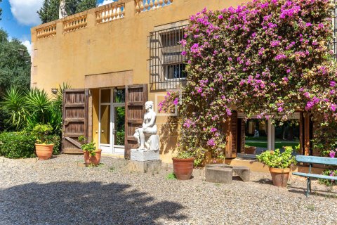 Сasa en venta en Esplugues de Llobregat, Barcelona, España 5 dormitorios, 643 m2 No. 150373 - foto 5