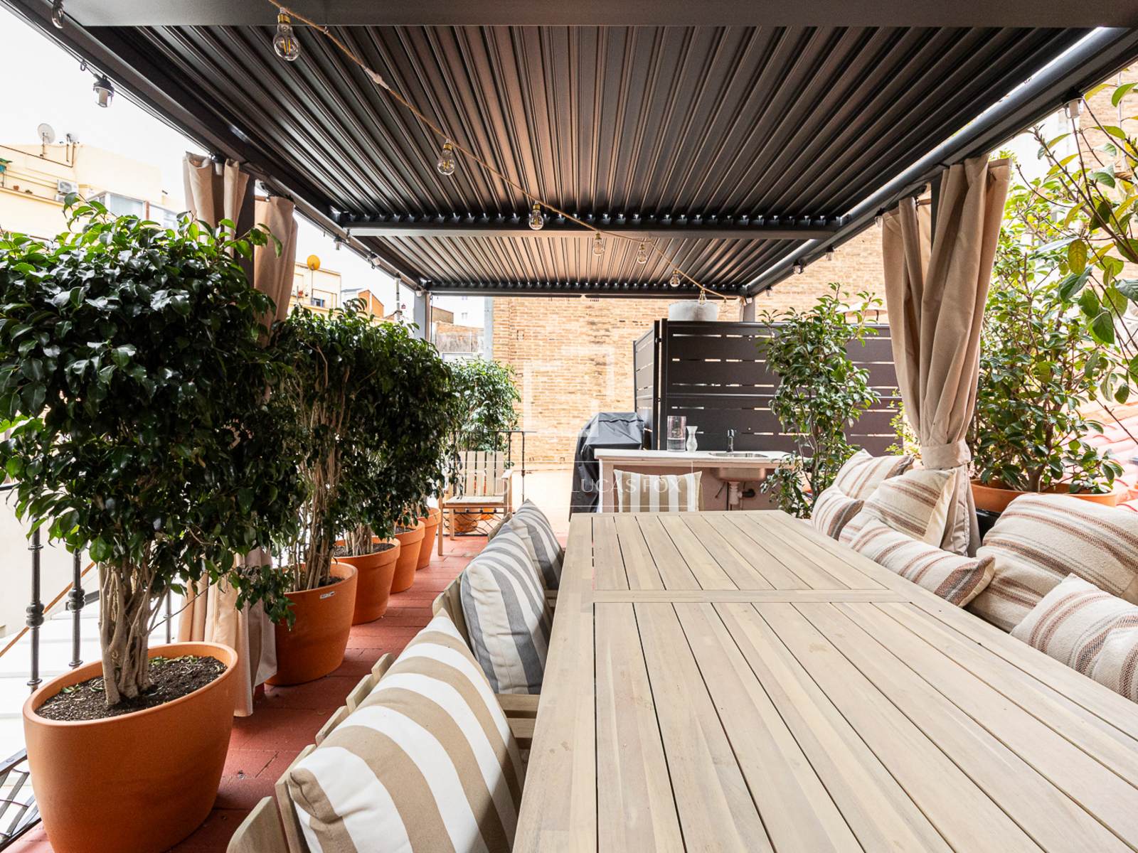 Apartment à Barcelona, Espagne 3 chambres, 91 m2 No. 161466