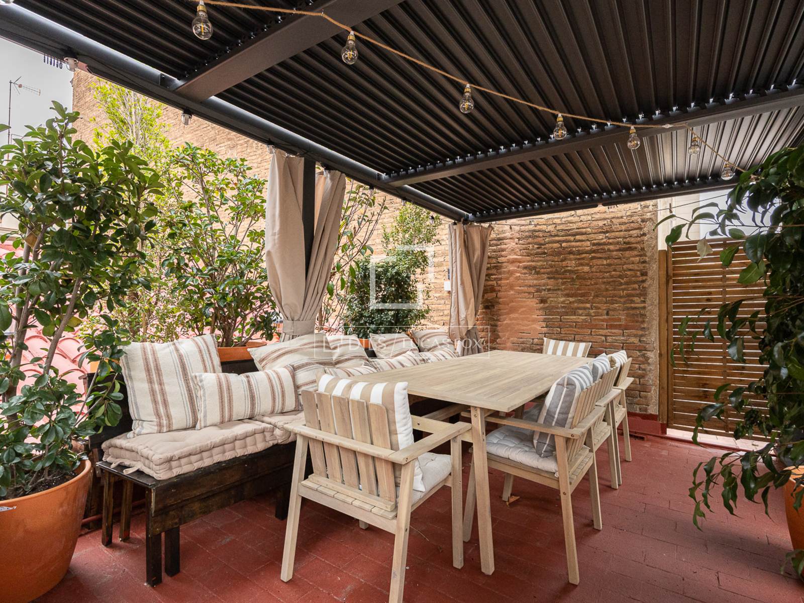 Apartment à Barcelona, Espagne 3 chambres, 91 m2 No. 161466