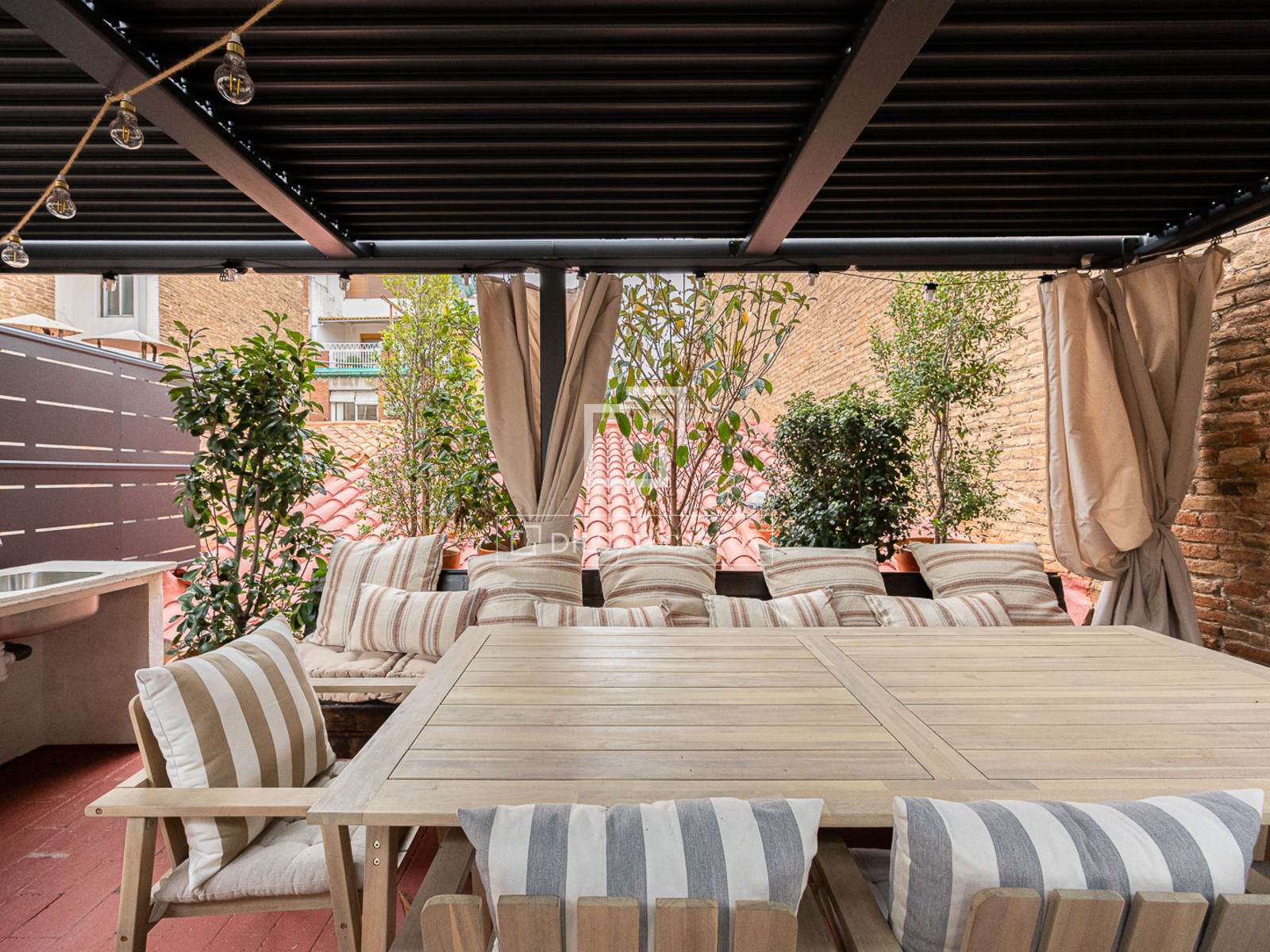 Apartment à Barcelona, Espagne 3 chambres, 91 m2 No. 161466