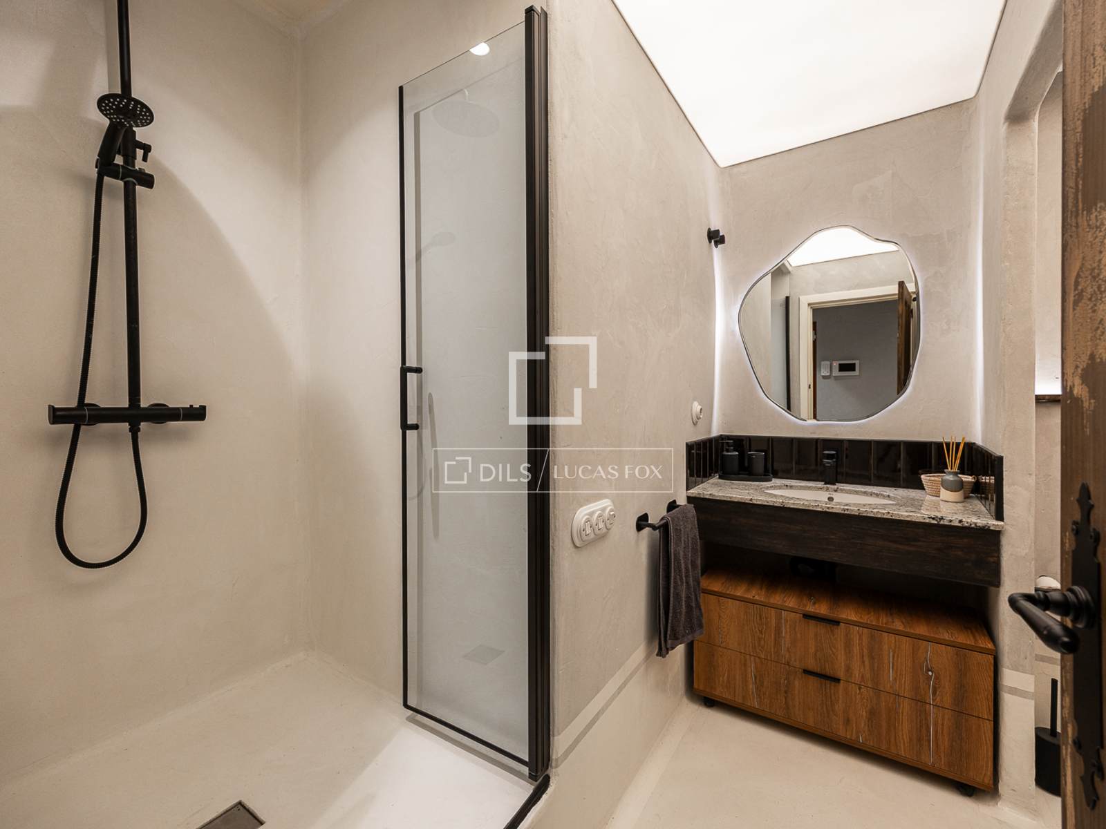 Apartment à Barcelona, Espagne 3 chambres, 91 m2 No. 161466