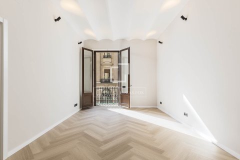 Lägenhet till salu i Barcelona, Spanien 3 sovrum, 118 kvm. Nr. 161467 - foto 3