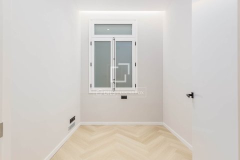 Lägenhet till salu i Barcelona, Spanien 3 sovrum, 118 kvm. Nr. 161467 - foto 21