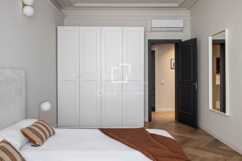 Lägenhet till salu i Barcelona, Spanien 2 sovrum, 114 kvm. Nr. 161463 - foto 27