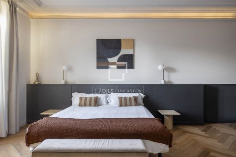 Lägenhet till salu i Barcelona, Spanien 2 sovrum, 114 kvm. Nr. 161463 - foto 19