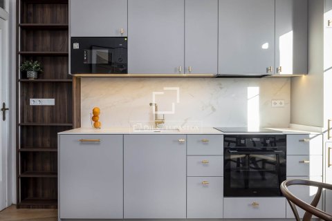 Lägenhet till salu i Barcelona, Spanien 2 sovrum, 114 kvm. Nr. 161463 - foto 15