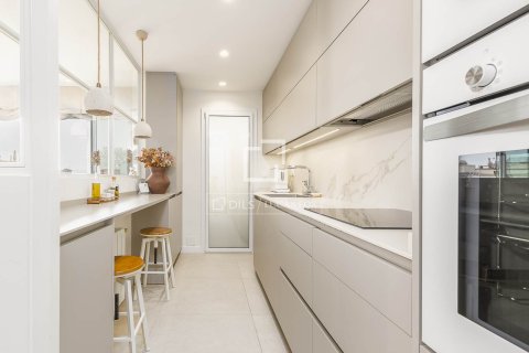 Lägenhet till salu i Barcelona, Spanien 2 sovrum, 80 kvm. Nr. 161468 - foto 15