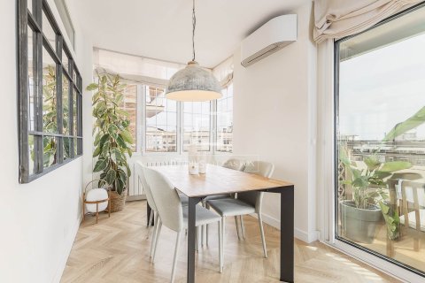 Lägenhet till salu i Barcelona, Spanien 2 sovrum, 80 kvm. Nr. 161468 - foto 4