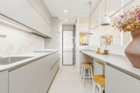 Lägenhet till salu i Barcelona, Spanien 2 sovrum, 80 kvm. Nr. 161468 - foto 18