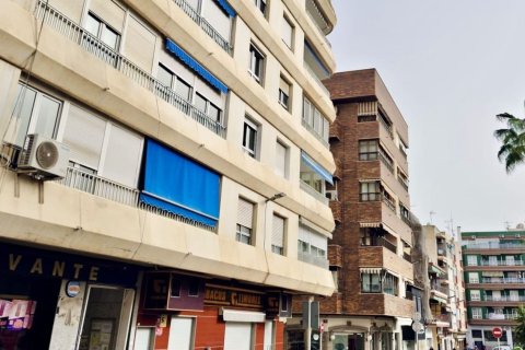 Apartamento en venta en Torrevieja, Alicante, España 4 dormitorios, 150 m2 No. 180455 - foto 26