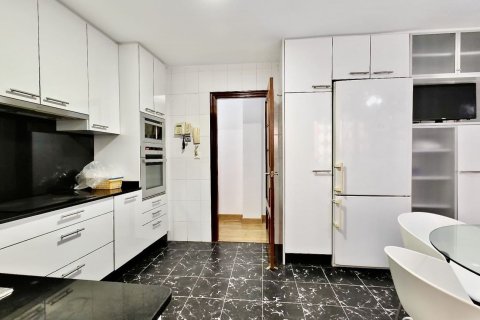 Apartamento en venta en Torrevieja, Alicante, España 4 dormitorios, 150 m2 No. 180455 - foto 10